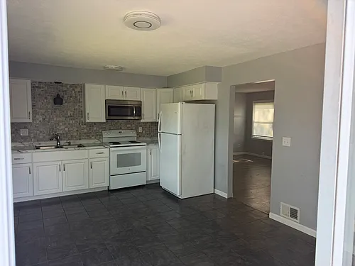 3645 E River Rd #2 Photo 1 3645 E River Rd #2 Photo 1