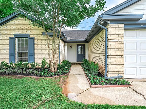 4th image of 3411 E Heatherock Cir