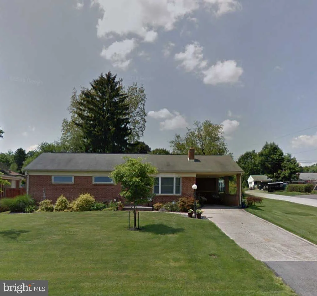 2001 Pineview Dr, York, PA 17408 | Zillow