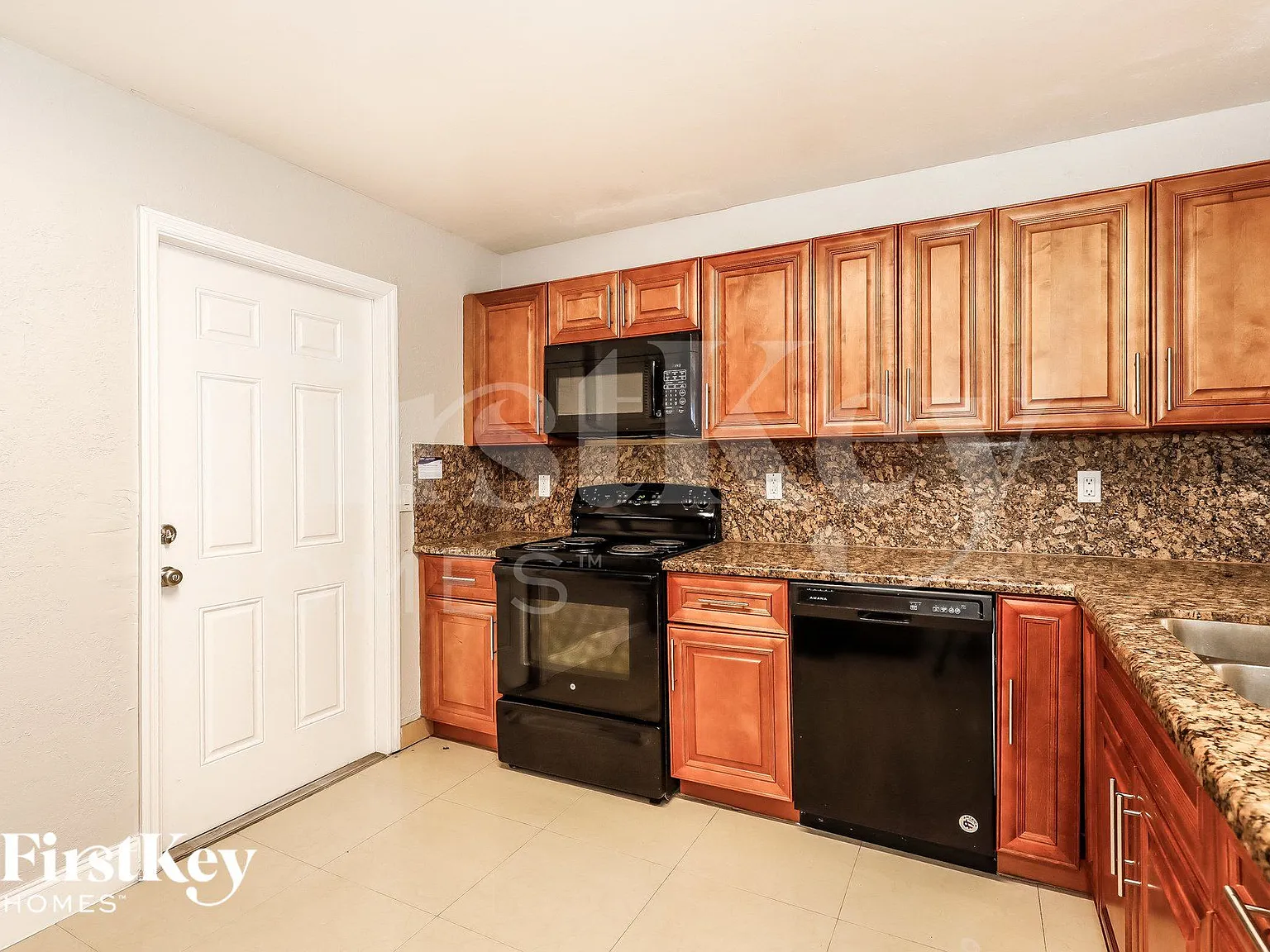 3 bed, 2.0 bath, 1510 sqft, $3,115 — Photo 4