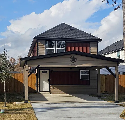 1056 North Ln #A Photo 1