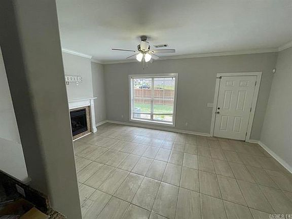 4th image of 602 Tuscany Cir