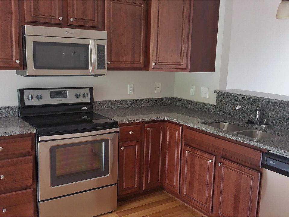 2nd image of 1033 Capital Funds Ct