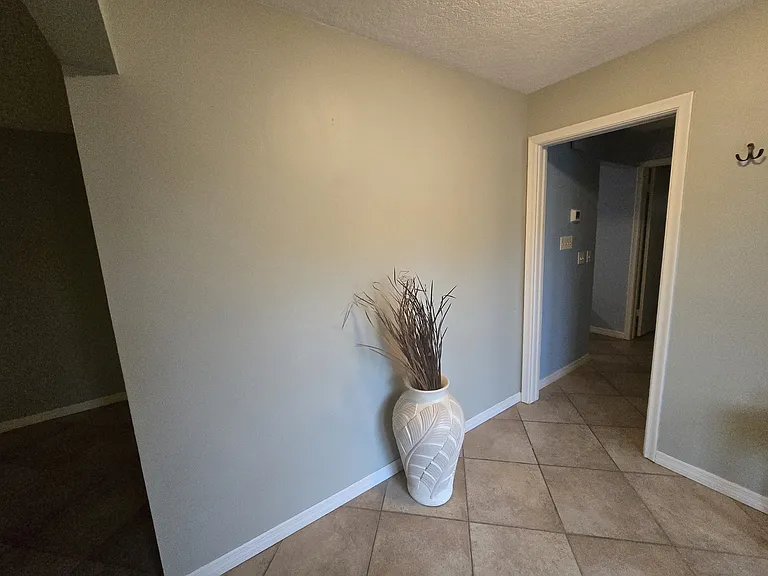 W Terrace Dr — Photo 26