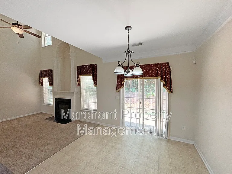 304 Horsepen Way — Photo 7