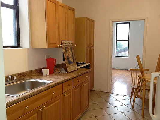 Rented by Joel Weisz, LREB | media 27