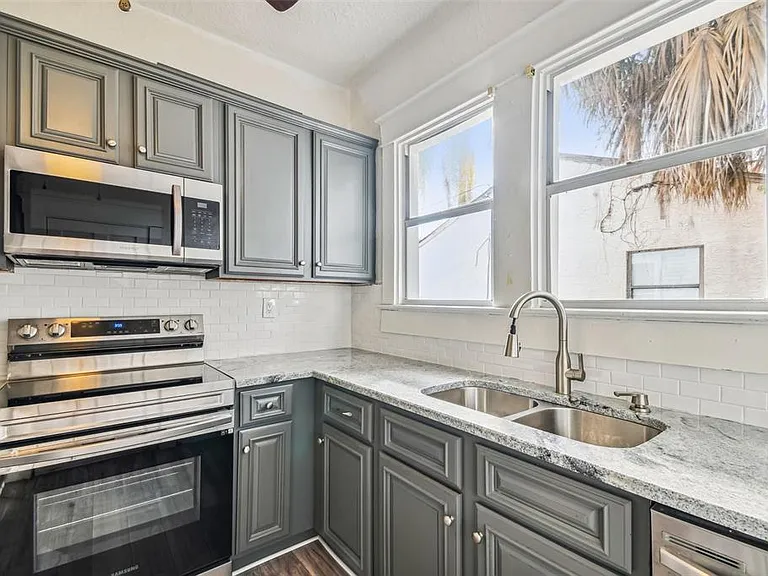 1913 W Lemon St — Photo 29