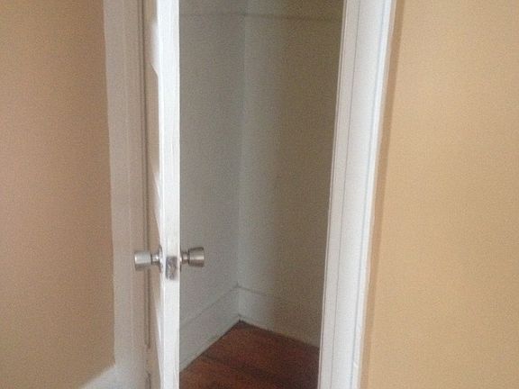 5th image of 619 Stolp Ave