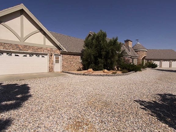 2nd image of 58788 Carmelita Ct