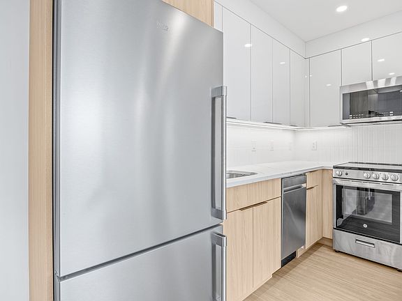 4th image of 134 Erasmus St #5B