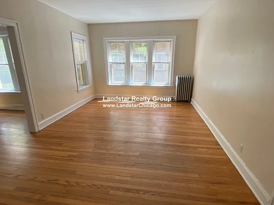 832 Reba Pl #1N