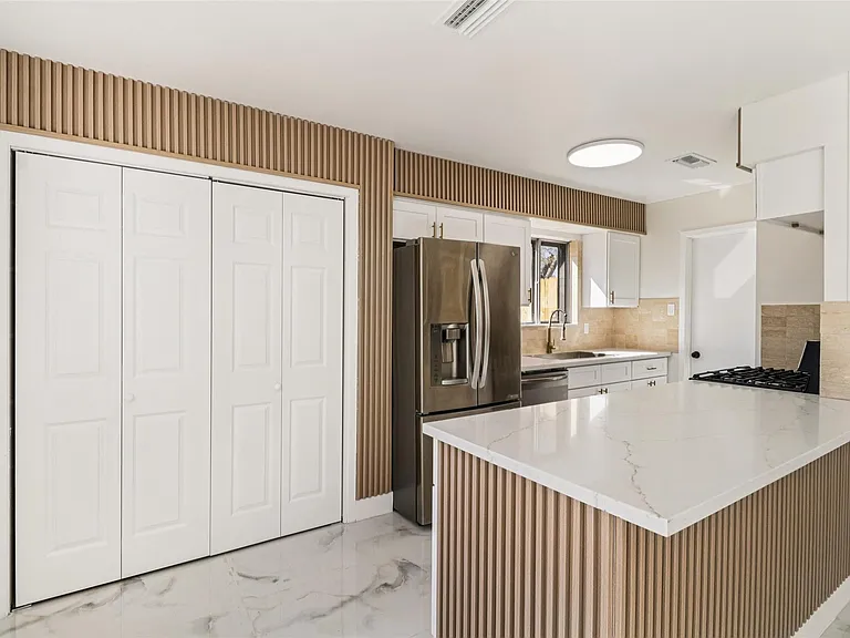 1307 Saddle Rock Dr — Photo 12