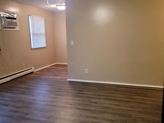 2nd image of 105 College Park Ct #3