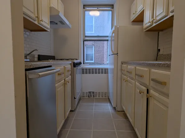 65-60 Wetherole Street image 7 of 9