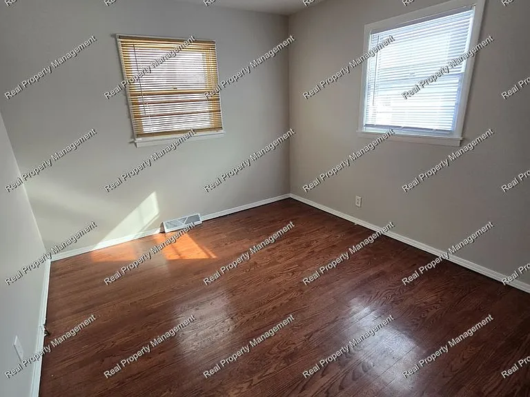 7716 Noble St — Photo 6