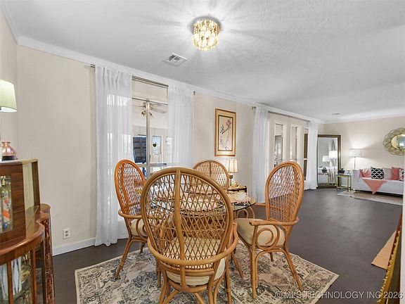 4th image of 251 Dogwood St