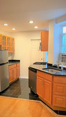 Sold by Fernando Branco Realty LLC | media 7