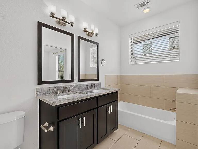 4950 Cedar Springs Rd #301 — Photo 13