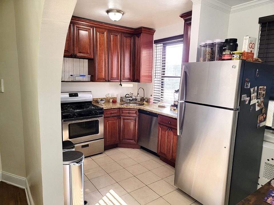 1st image of 32-34 Vanderburgh Ave #2
