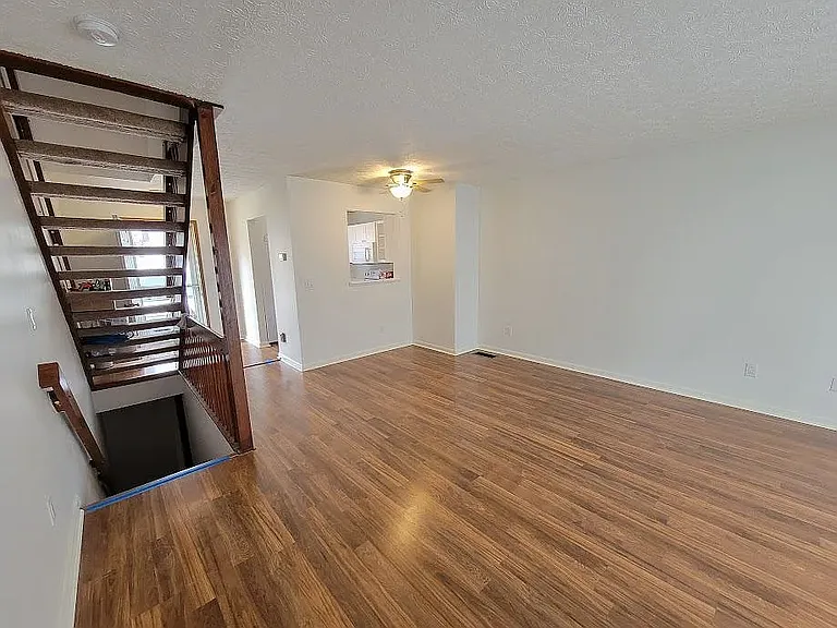 232 Macandrews Way — Photo 7