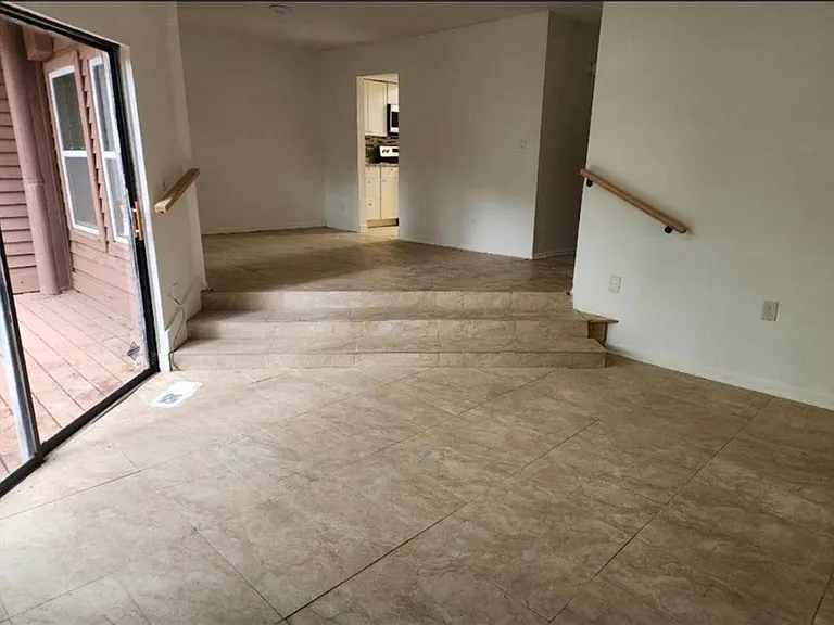 2565 Terrace Trl — Photo 2