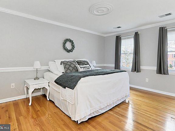 4th image of 9513 Cherry Oak Ct