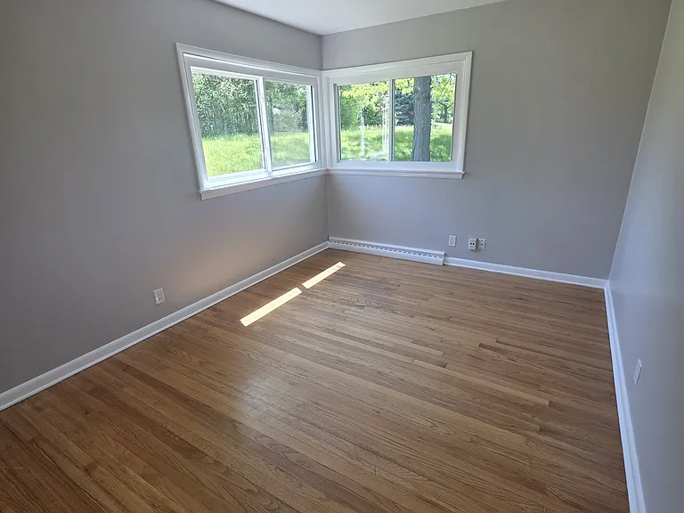 11505 N River Rd — Photo 11
