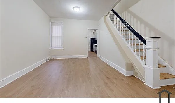 1332 N Wanamaker St — Photo 11