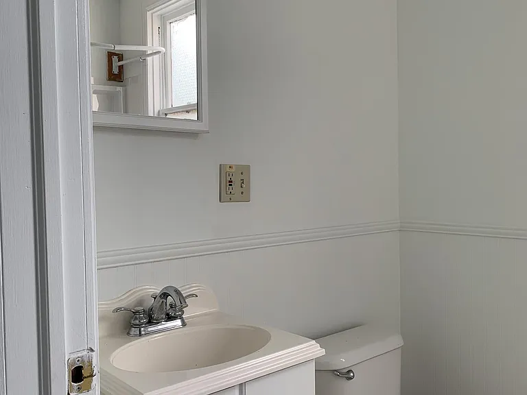 223 Briggs St — Photo 7