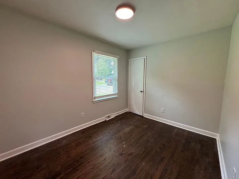 127 Lawrence St — Photo 20