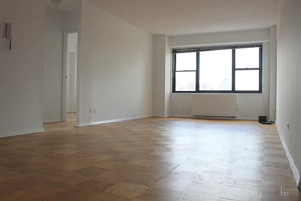 Rented by Hecht Group | media 7