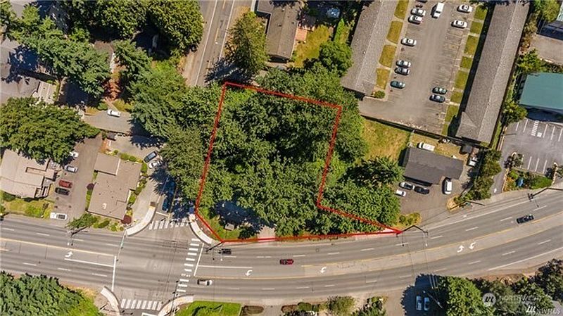 2nd image of 23601 Edmonds Way