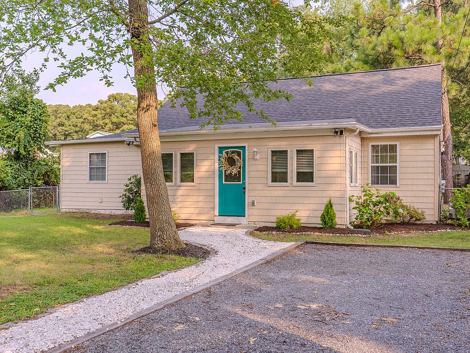 1st image of 1412 Peace Dr