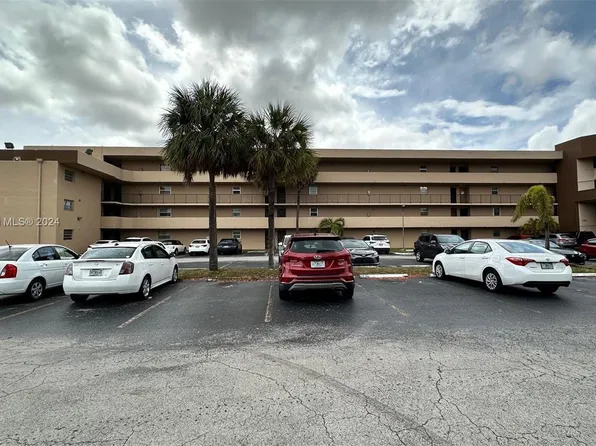 702 NW 87th Ave APT 407, Miami, FL 33172