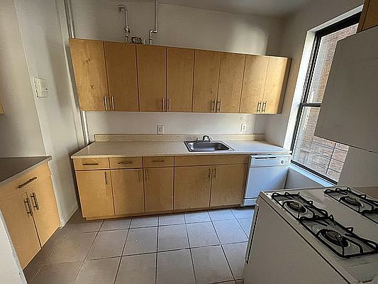 3rd image of 71 Vermilyea Ave APT 3B
