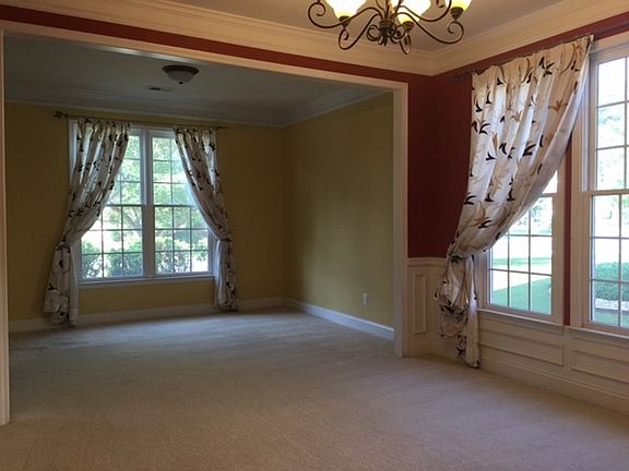 3rd image of 1952 Barrett Cir SE