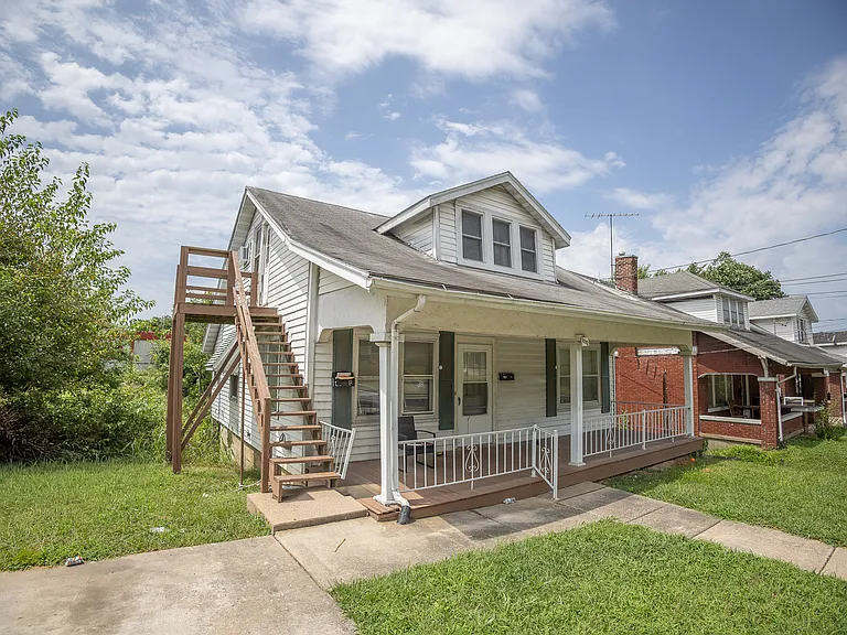 1112 E Miller St #B — Photo 2