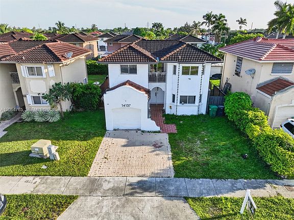 3rd image of 14137 SW 164th Ter