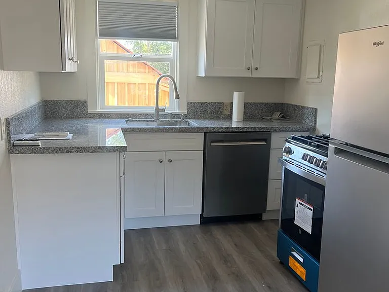 135 Summit St — Photo 5