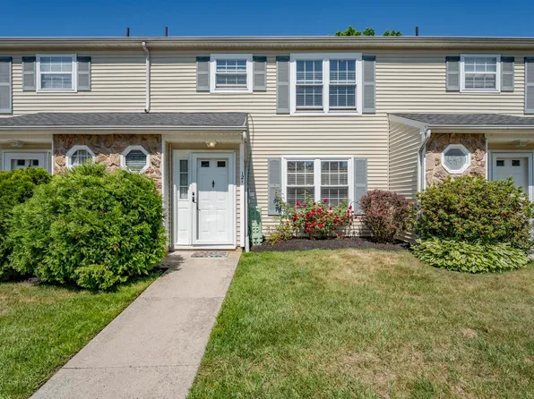 121 London Ct #121, Egg Harbor Township, NJ 08234