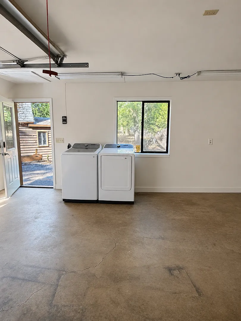 Pioneer Studio — Photo 4