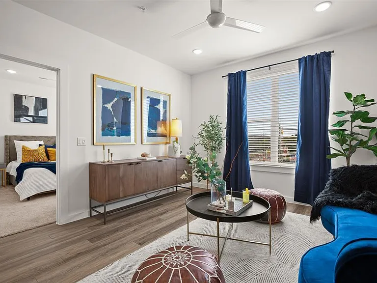 6324 N Lamar Blvd #306 — Photo 1