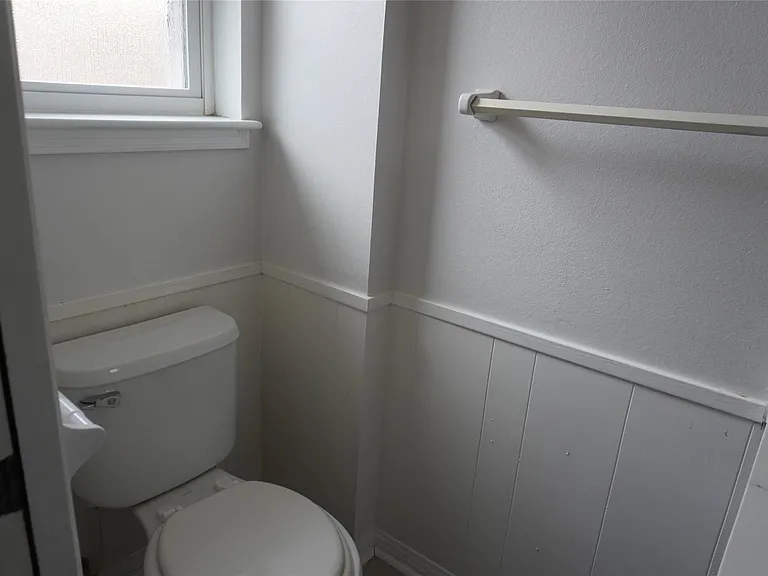 10703 Wickersham Ln — Photo 32