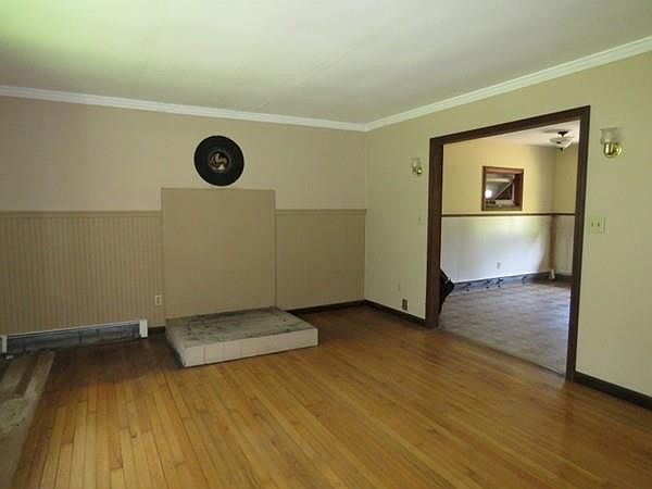 2nd image of 265 N Washington St