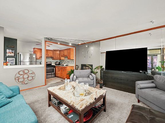 3rd image of 2901 S Michigan Ave APT 1009