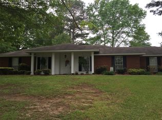 1010 Edgewater Dr, Philadelphia, MS 39350