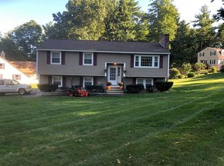 32 Wagon Wheel Rd, Dracut, MA 01826