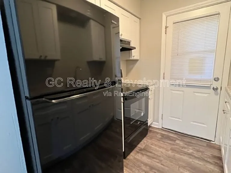 324 E Wilson Ave #C — Photo 7