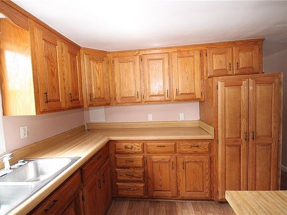 2nd image of 13 Pine St