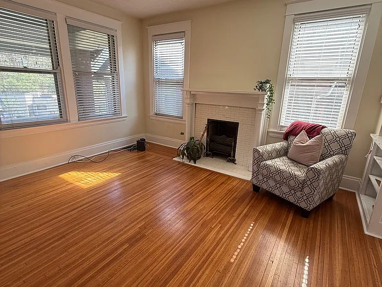 1011 Delta Ave — Photo 3